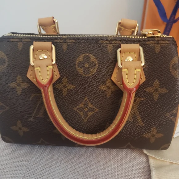 LV 2022 Nano Speedy model w/ detachable strap - Picture 14 of 16